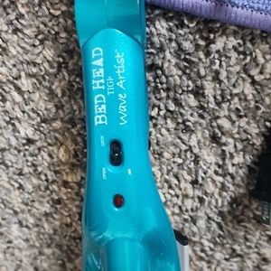 Bed head wave artist